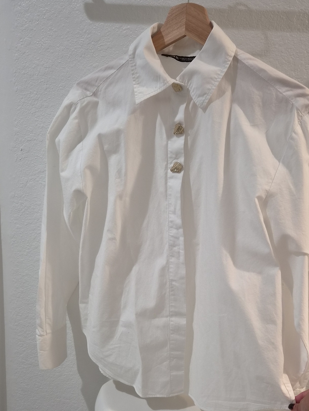 Zara White Long-Sleeve Button Front Blouse
